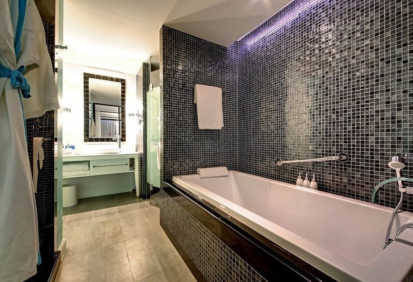 اتاق استاندارد, Wave Hotel Pattaya