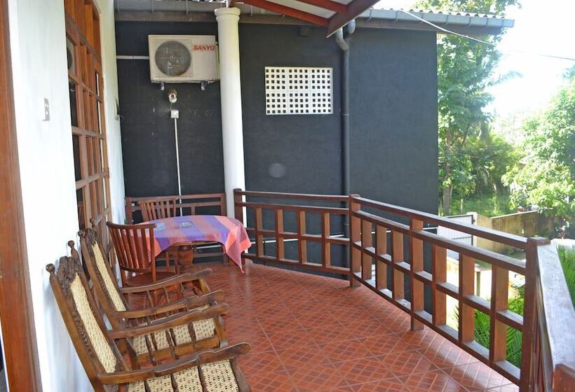 디럭스 트리플 룸, Palitha Guesthouse Hotel Dandelion 