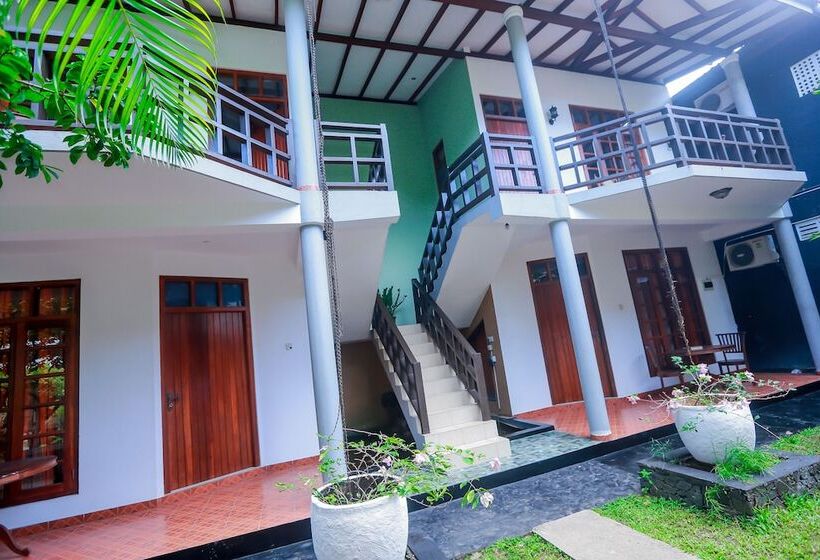 디럭스 트리플 룸, Palitha Guesthouse Hotel Dandelion 