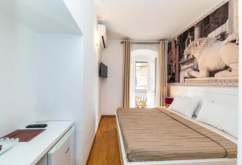 디럭스 테라스 룸 바다 전망, Riva City Rooms