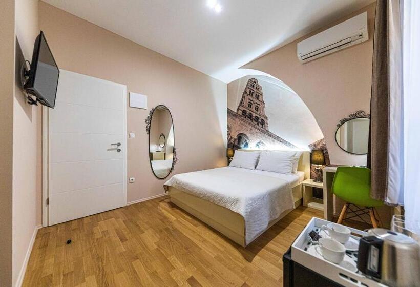 디럭스 룸, Pjaca City Rooms