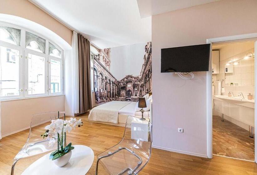 سوییت خانوادگی, Pjaca City Rooms