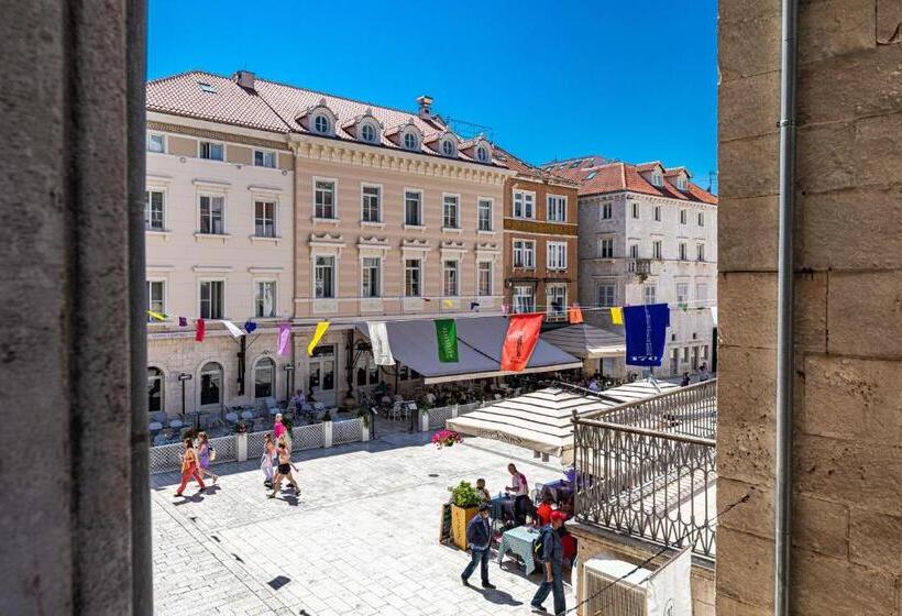 سوییت خانوادگی, Pjaca City Rooms