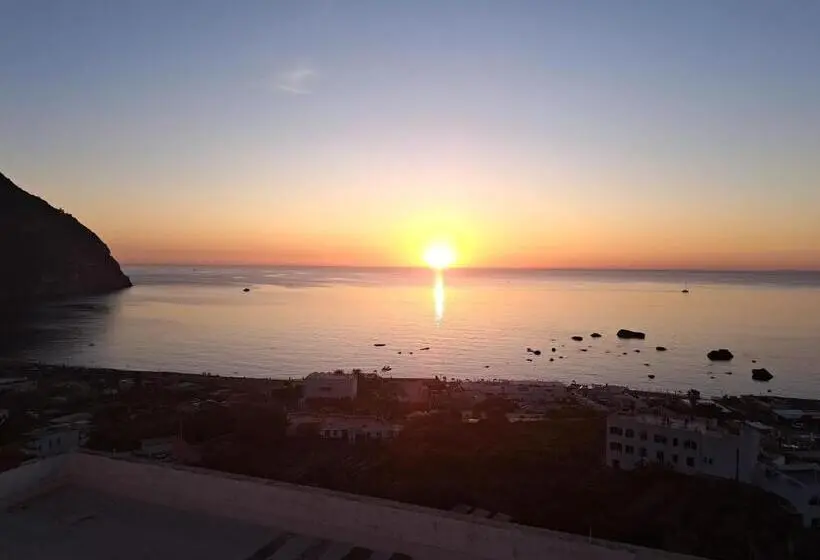ファミリールーム, Wellness And Relaxing Time In Ischia Per 16 People