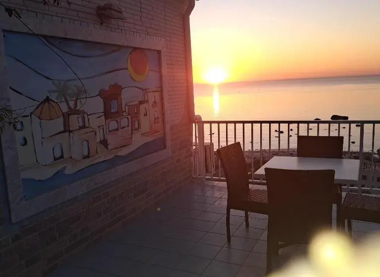 ファミリールーム, Wellness And Relaxing Time In Ischia Per 16 People