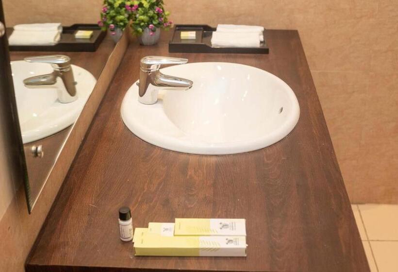 سوییت جونیور, Palm International