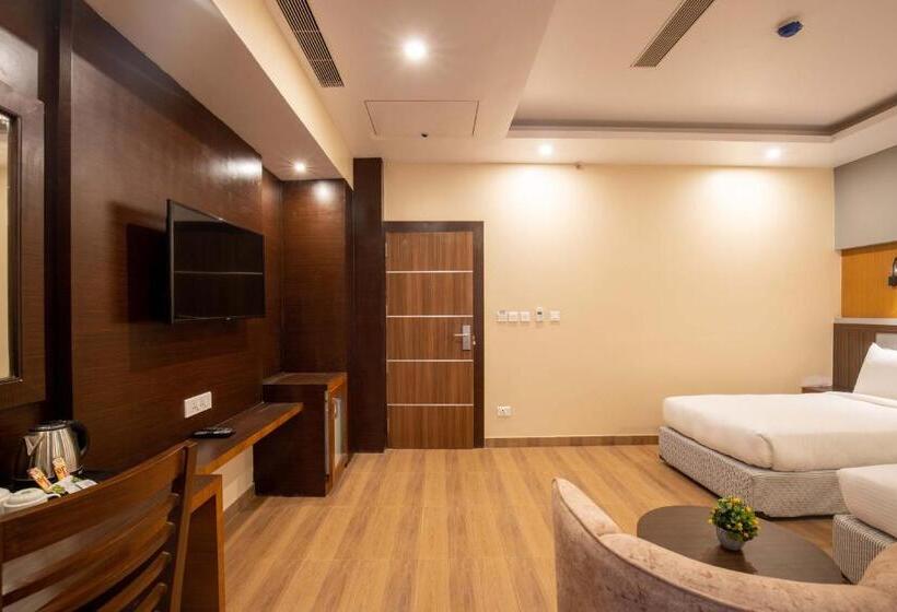 اتاق لوکس, Palm International