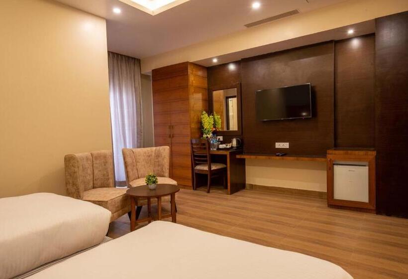 اتاق لوکس, Palm International