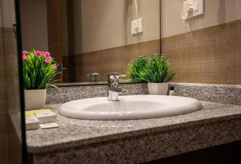 اتاق لوکس, Palm International