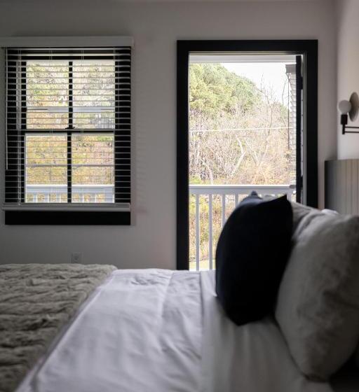 キングサイズベッドのデラックスルーム, The Wildset