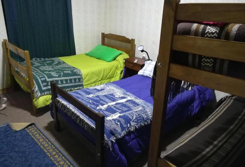 Четырехместный номер эконом класса с общей ванной комнатой, Hostal Casona Del Cerro