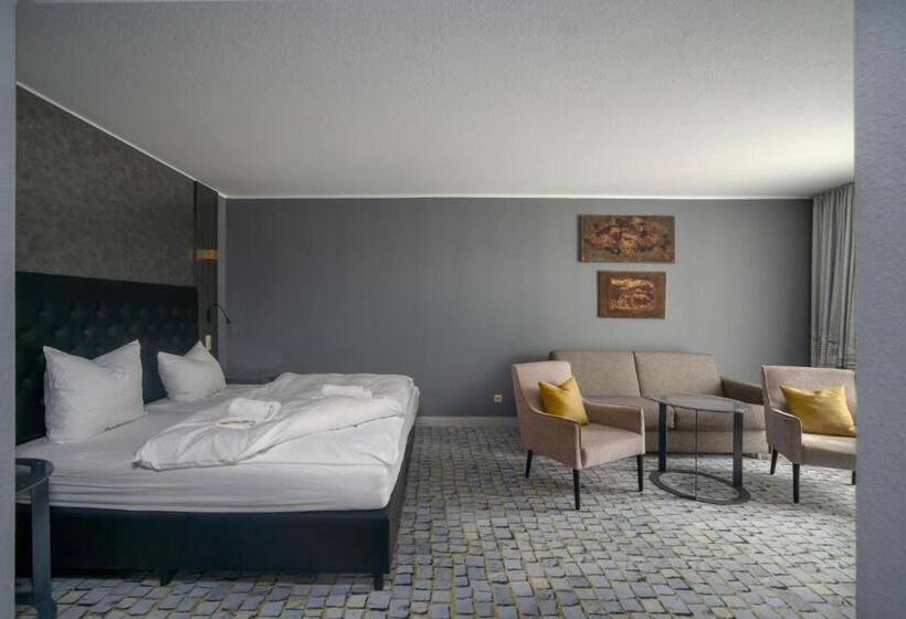 家庭间, Sl Otel Im Parforcehaus