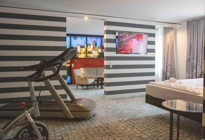 스위트, Sl Otel Im Parforcehaus