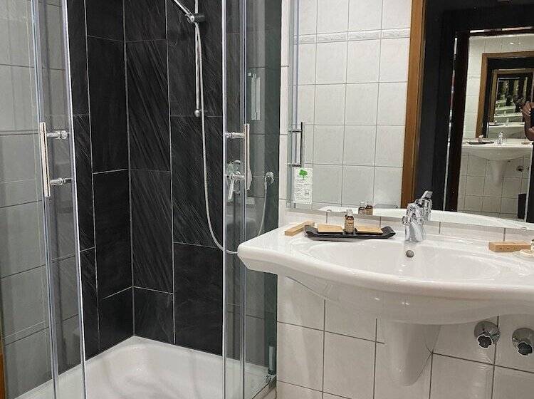 标准间, Sl Otel Im Parforcehaus