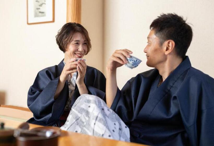 غرفة قياسية ثلاثية, Chikugofunegoya Koen No Yado