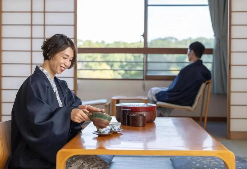 スタンダード4人部屋, Chikugofunegoya Koen No Yado