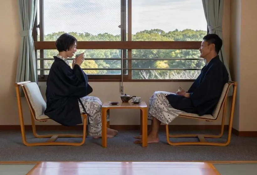 スタンダード4人部屋, Chikugofunegoya Koen No Yado
