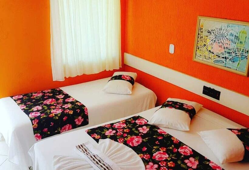 غرفة قياسية ثلاثية, Porto Center