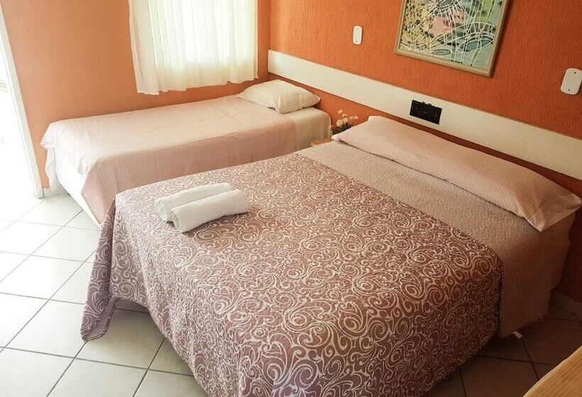 غرفة قياسية ثلاثية, Porto Center