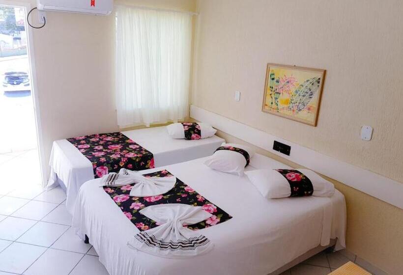 غرفة قياسية ثلاثية, Porto Center