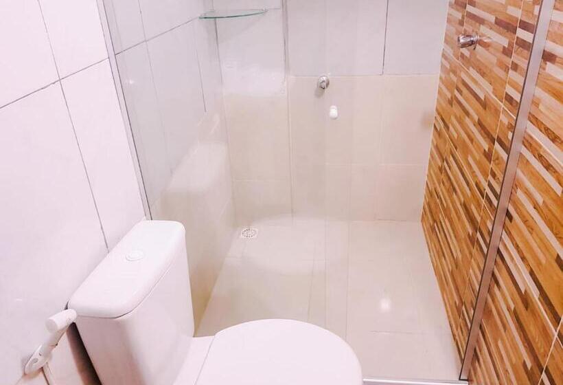 غرفة قياسية ثلاثية, Porto Center