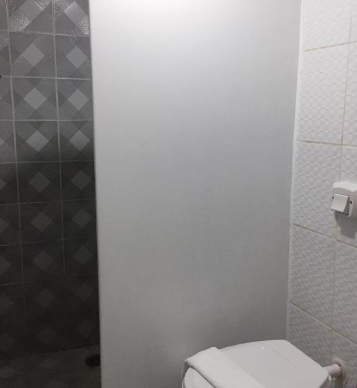 غرفة إقتصادية ثلاثية, Porto Center