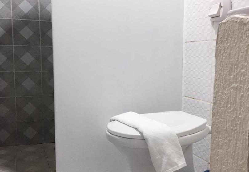 غرفة إقتصادية ثلاثية, Porto Center