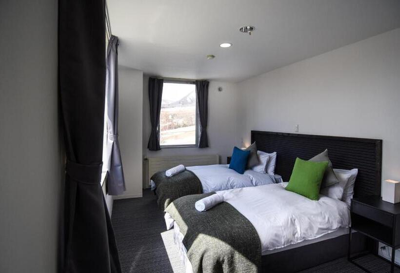 غرفة قياسية مطلة على الجبل, The Phat Packers