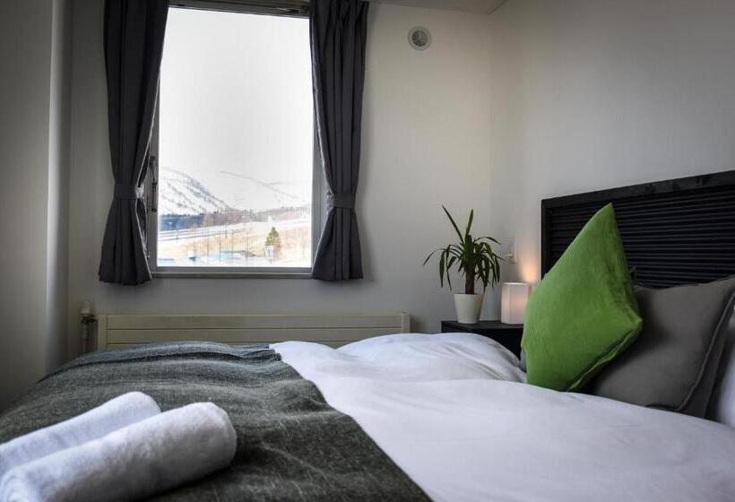 غرفة قياسية مطلة على الجبل, The Phat Packers