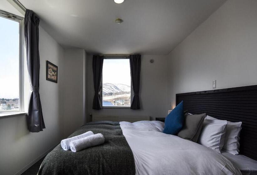 غرفة قياسية مطلة على الجبل, The Phat Packers