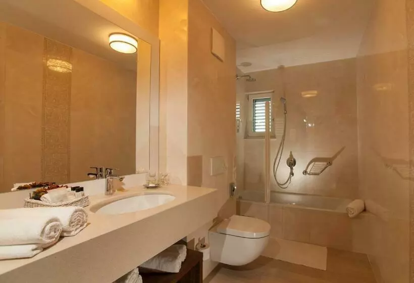 آپارتمان 1 خوابه با بالکن و چشم‌انداز دریا, Aparthotel Miramare