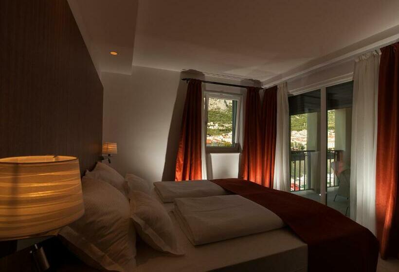 استودیو استاندارد با چشمانداز دریا و بالکن, Aparthotel Miramare