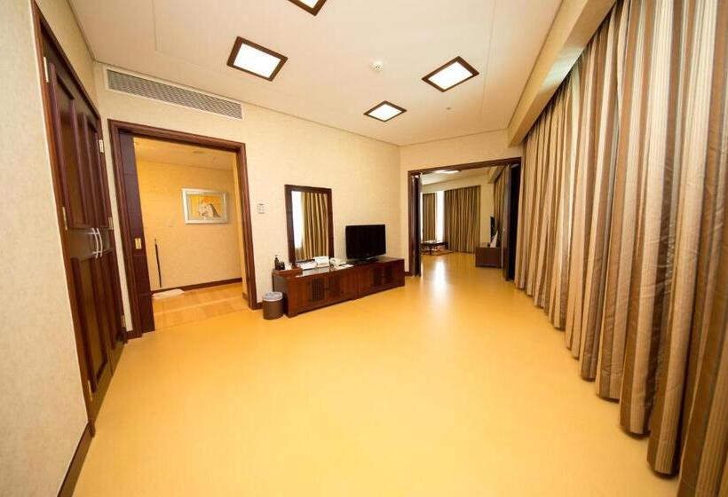 ジュニアスイート, High1 Grand Hotel Main Tower