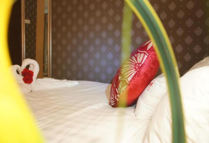 Camera Familiare, Balik Pulau