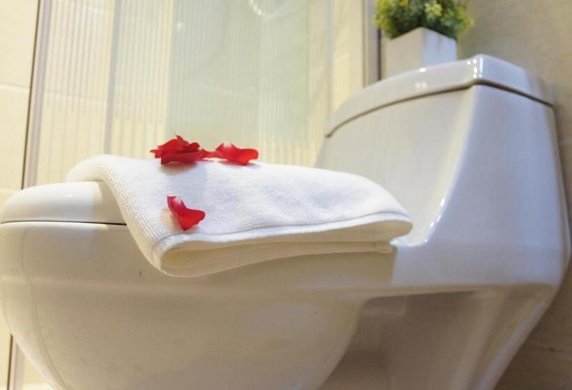 Studio Familiare, Balik Pulau