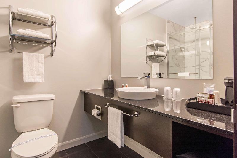 Люкс Кровать Кинг, Econo Lodge Inn & Suites