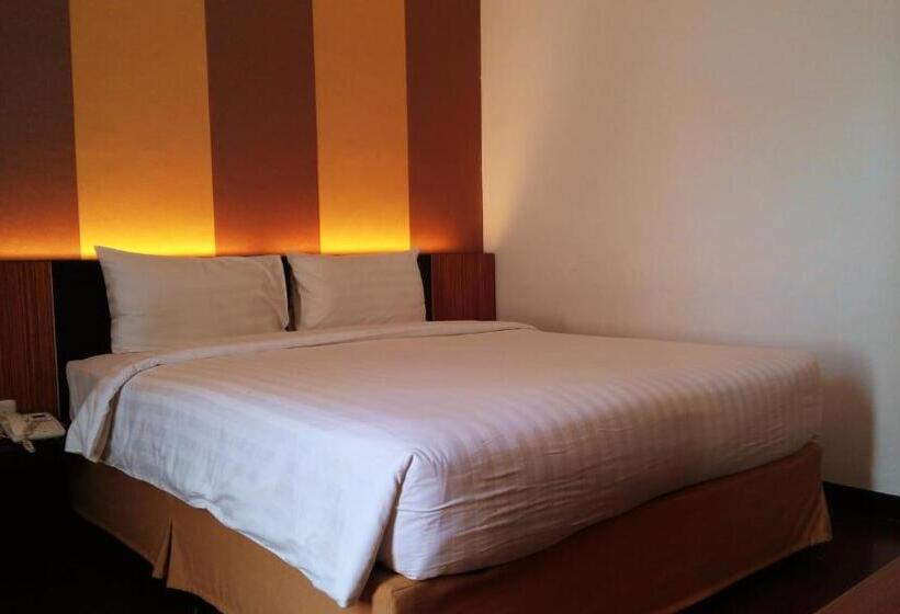 غرفة تنفيذية, Grand Imawan