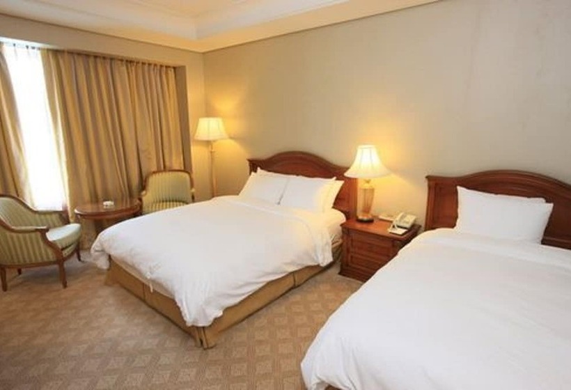 Номер Стандарт Трехместный, High1 Grand Hotel Main Tower