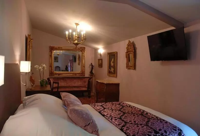 スーペリアールーム, Le Logis Du Péré