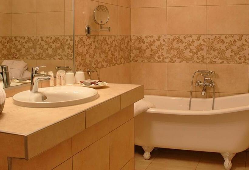 高级大房间, Le Logis Du Péré