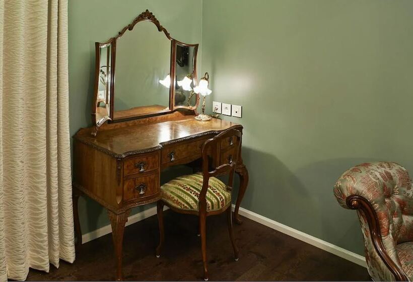 חדר דלוקס, Matthieu Yeosu