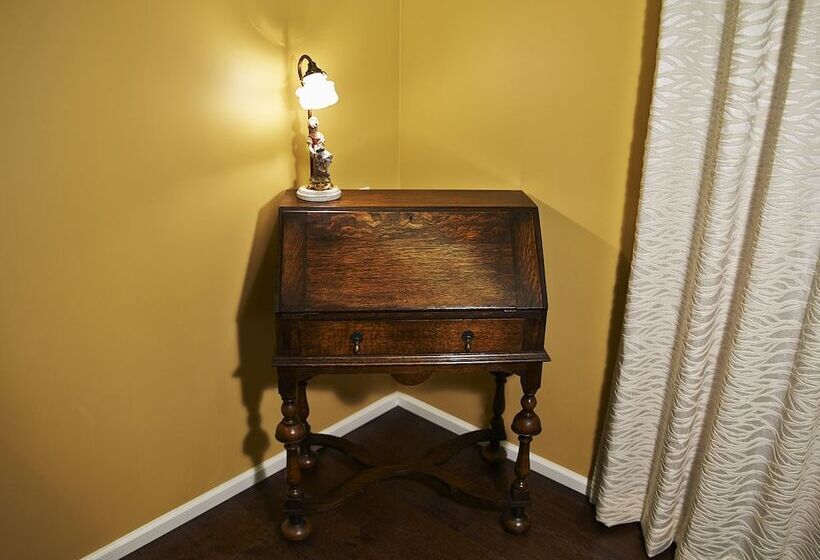 חדר דלוקס, Matthieu Yeosu