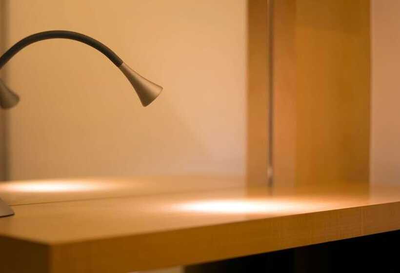 חדר דלוקס, Matthieu Yeosu