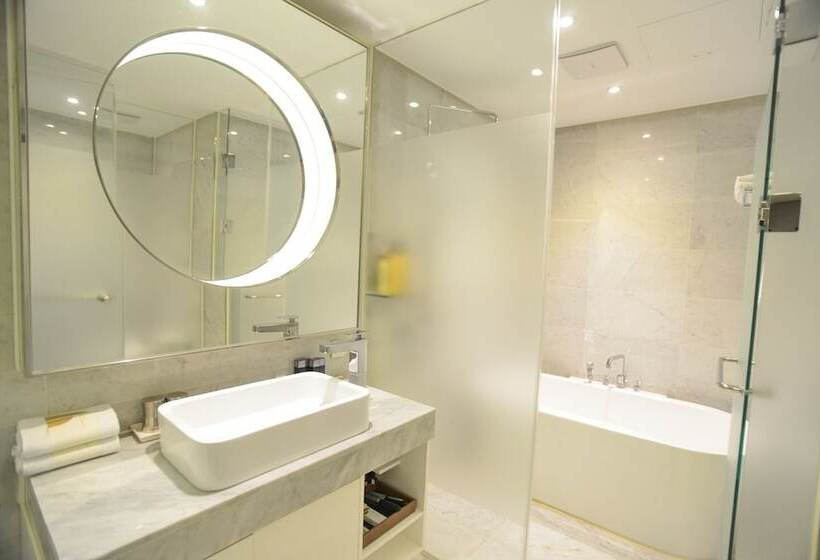 סוויטה, Matthieu Yeosu