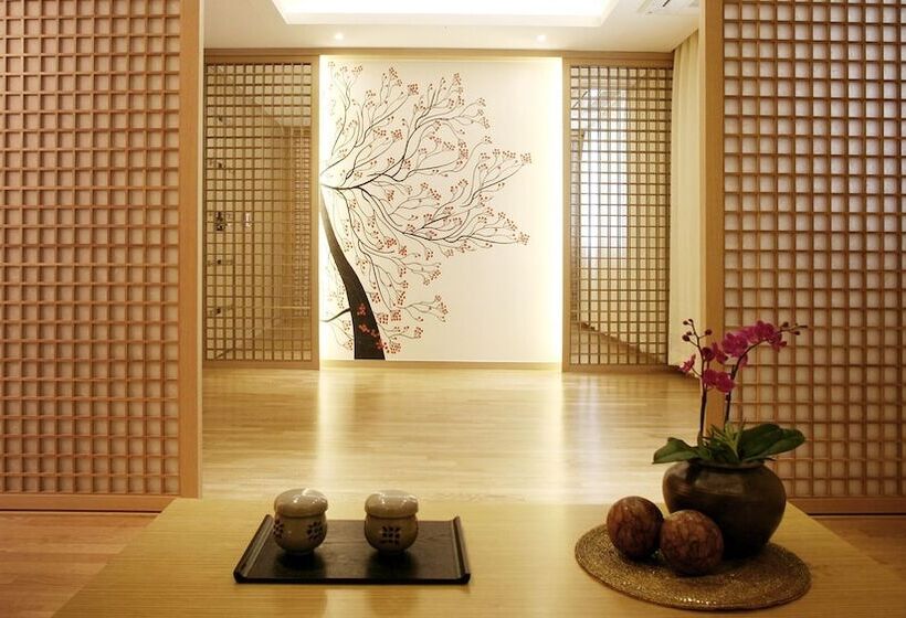 חדר דלוקס, Matthieu Yeosu