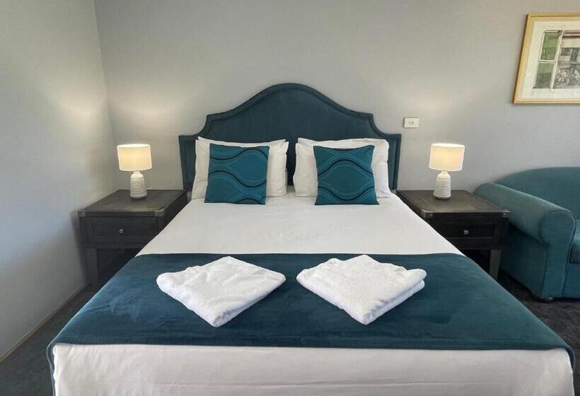 Номер Стандарт, Town & Country Motor Inn