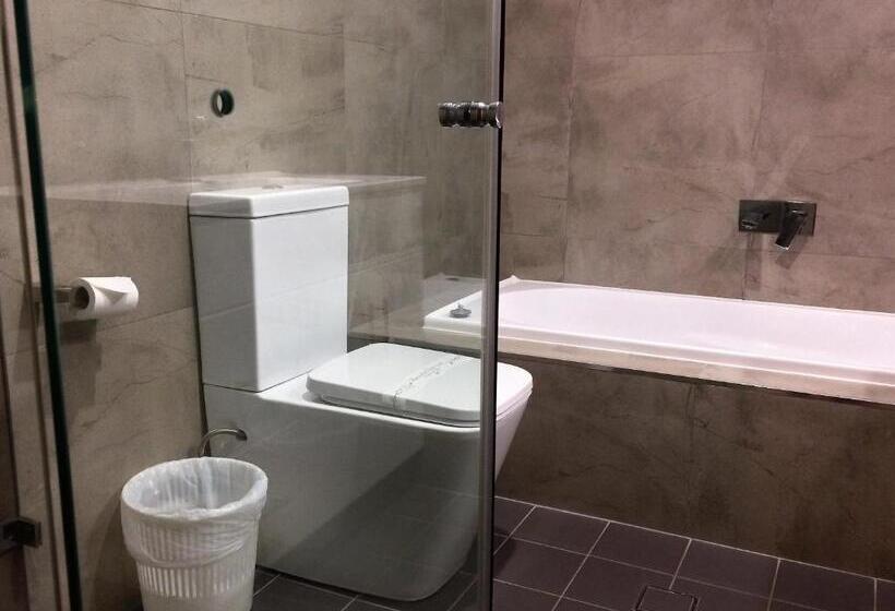 חדר משפחתי דלוקס, Town & Country Motor Inn