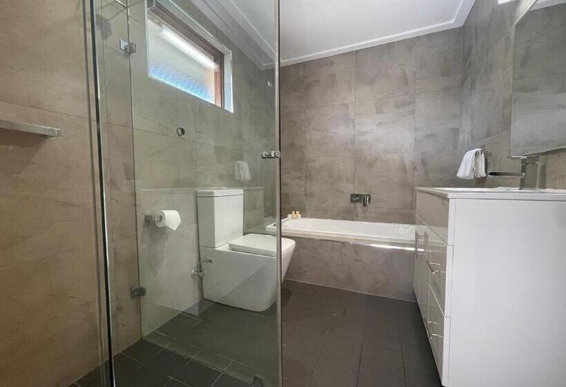 Family Suite, Town & Country Motor Inn