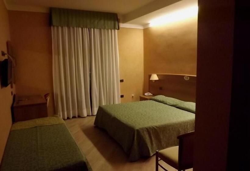 Номер Стандарт Вид на Озеро, Park Hotel Zanzanù