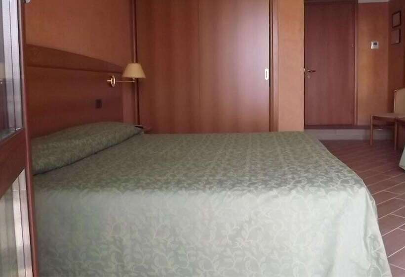 اتاق استاندارد با چشم‌انداز دریاچه, Park Hotel Zanzanù